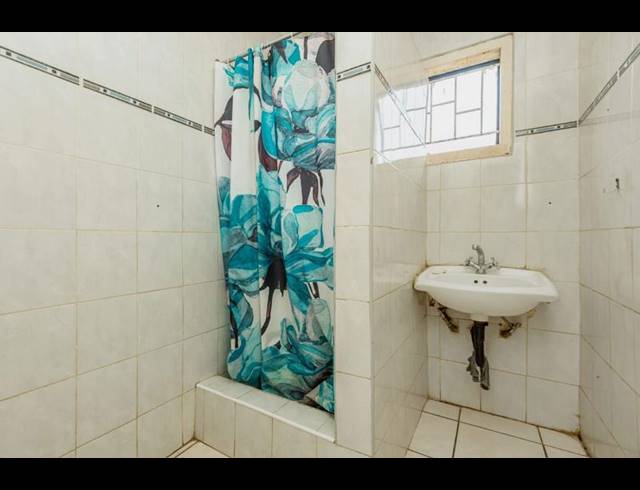 4 BEDROOM HOUSE FOR SALE IN LENASIA SOUTH